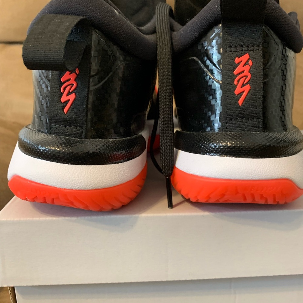 Jordan’s size 6 Y